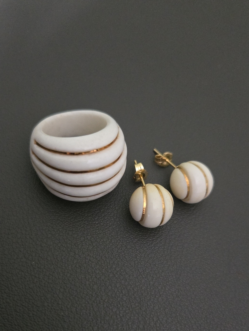Milor 14K Solid Gold Striped Ring and Stud Earring Set